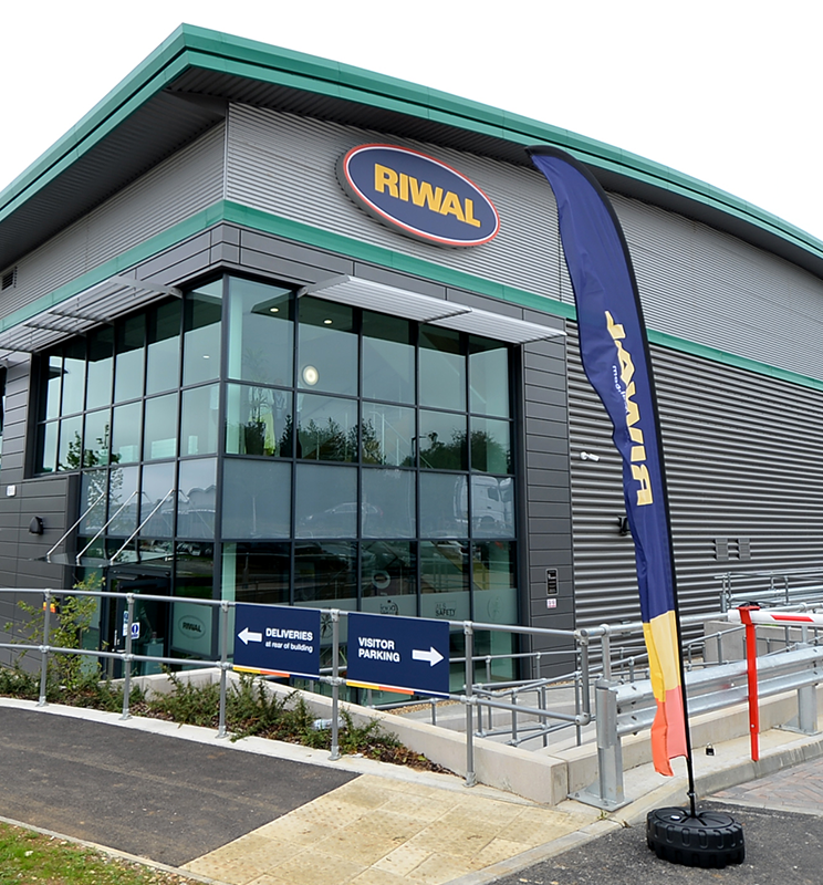 # 744 x 800 Riwal Signage